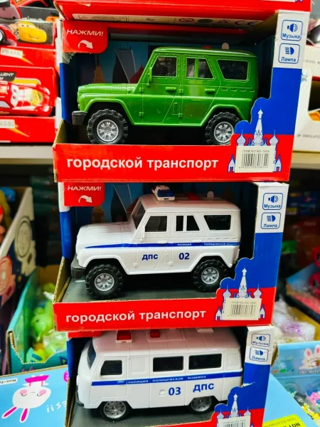 Игрушечная машина с функцией звука и света — фото 14
