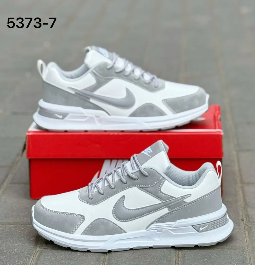 Мужские и женские кроссовки Nike — фото 1