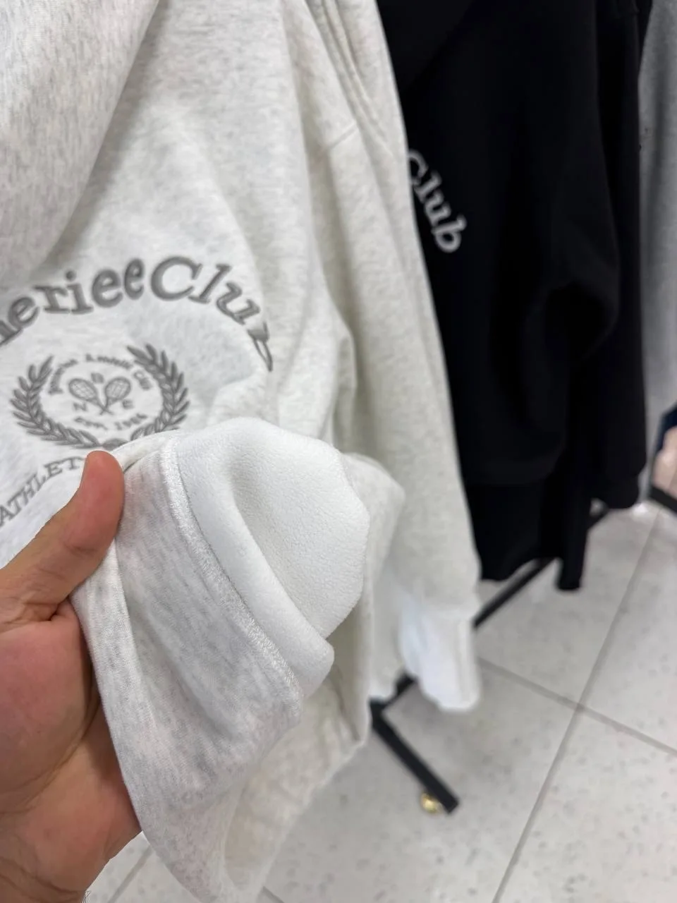 И уютный женский спортивный костюм с мягким и теплым начесом подарит вам комфорт в прохладную погоду — фото 8