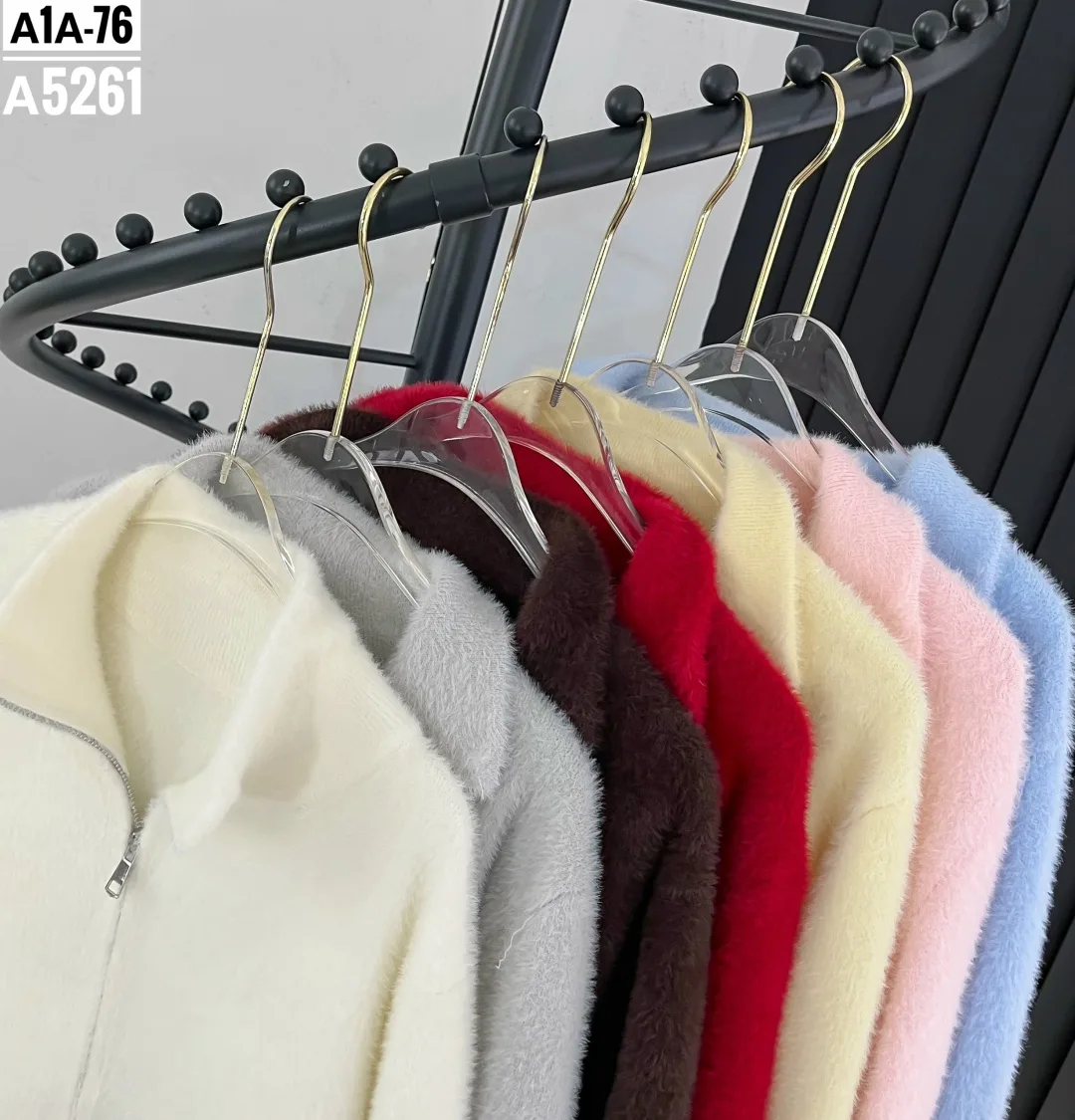Пушистые кофточки — фото 9