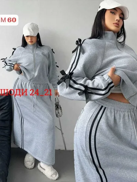 Тёплый комплект из бомбера и юбки из двухнитки на флисе — фото 2