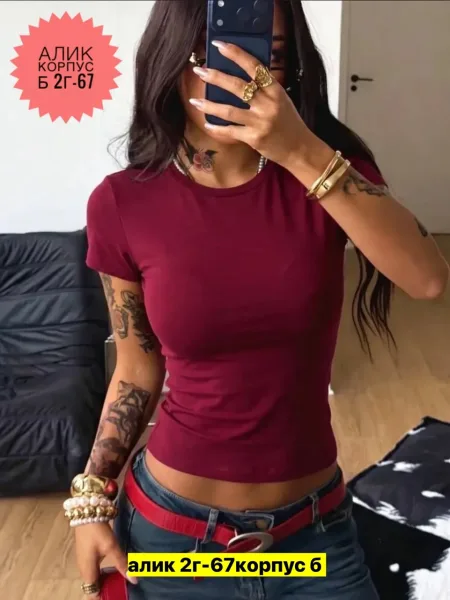 Однотонная футболка из ткани — фото 4