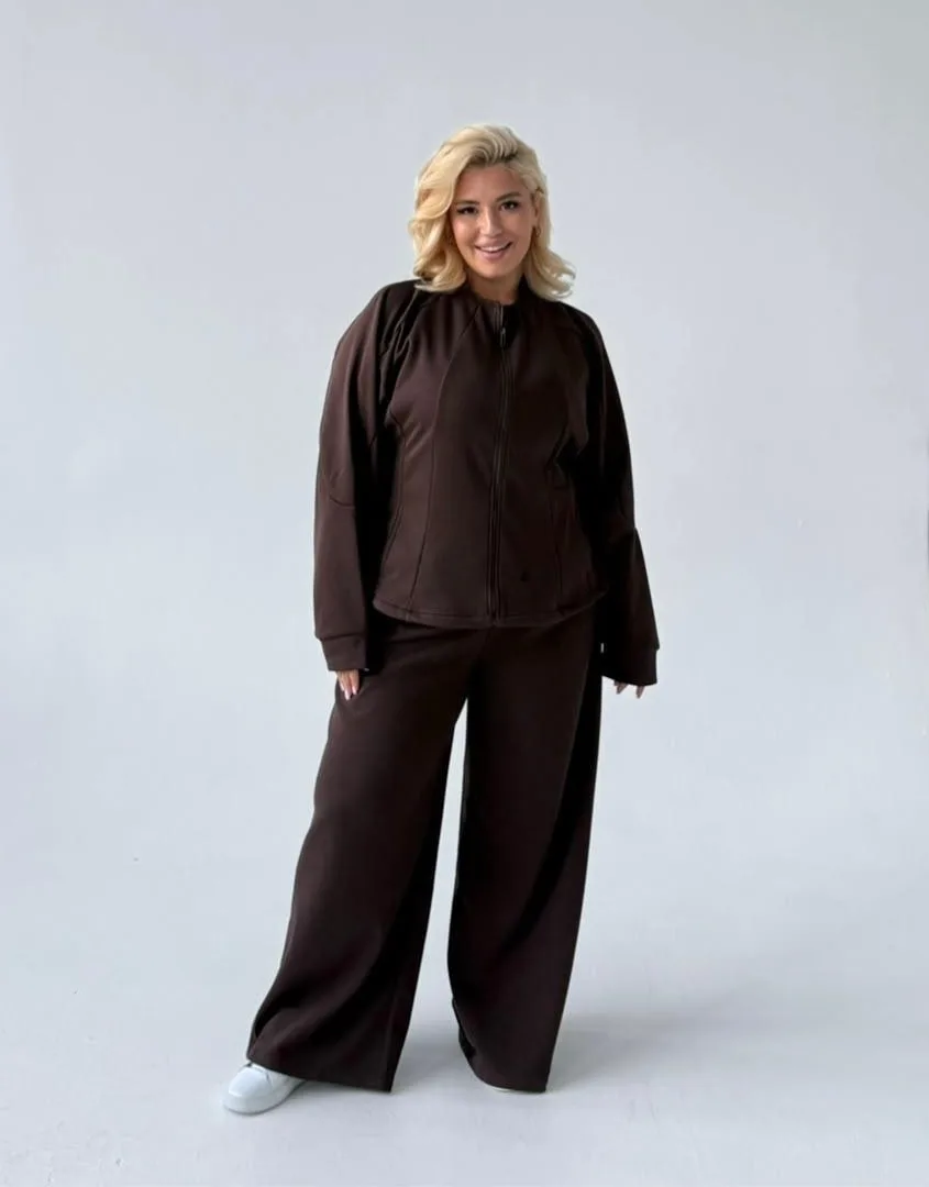Крытые костюмы в стиле Sport chic — фото 4