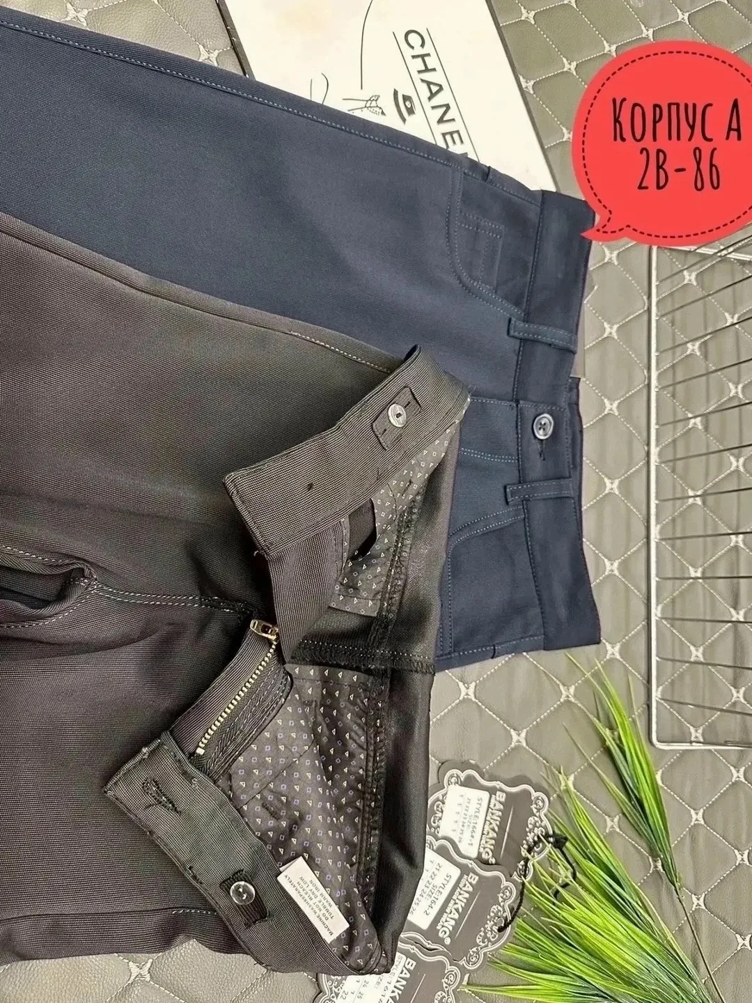Школьные брюки из ткани в рубчик на резинке — фото 4