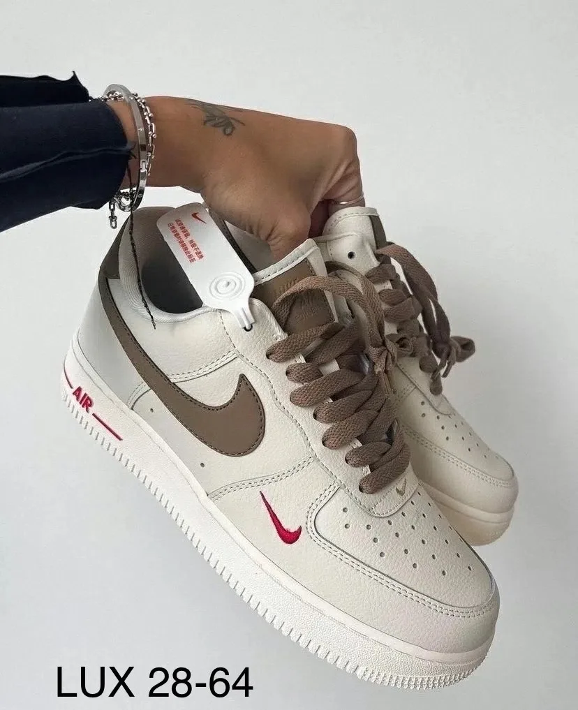 Кроссовки женские Nike Air Force из натуральной кожи — фото 1