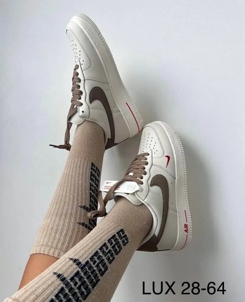 Кроссовки женские Nike Air Force из натуральной кожи — фото 6