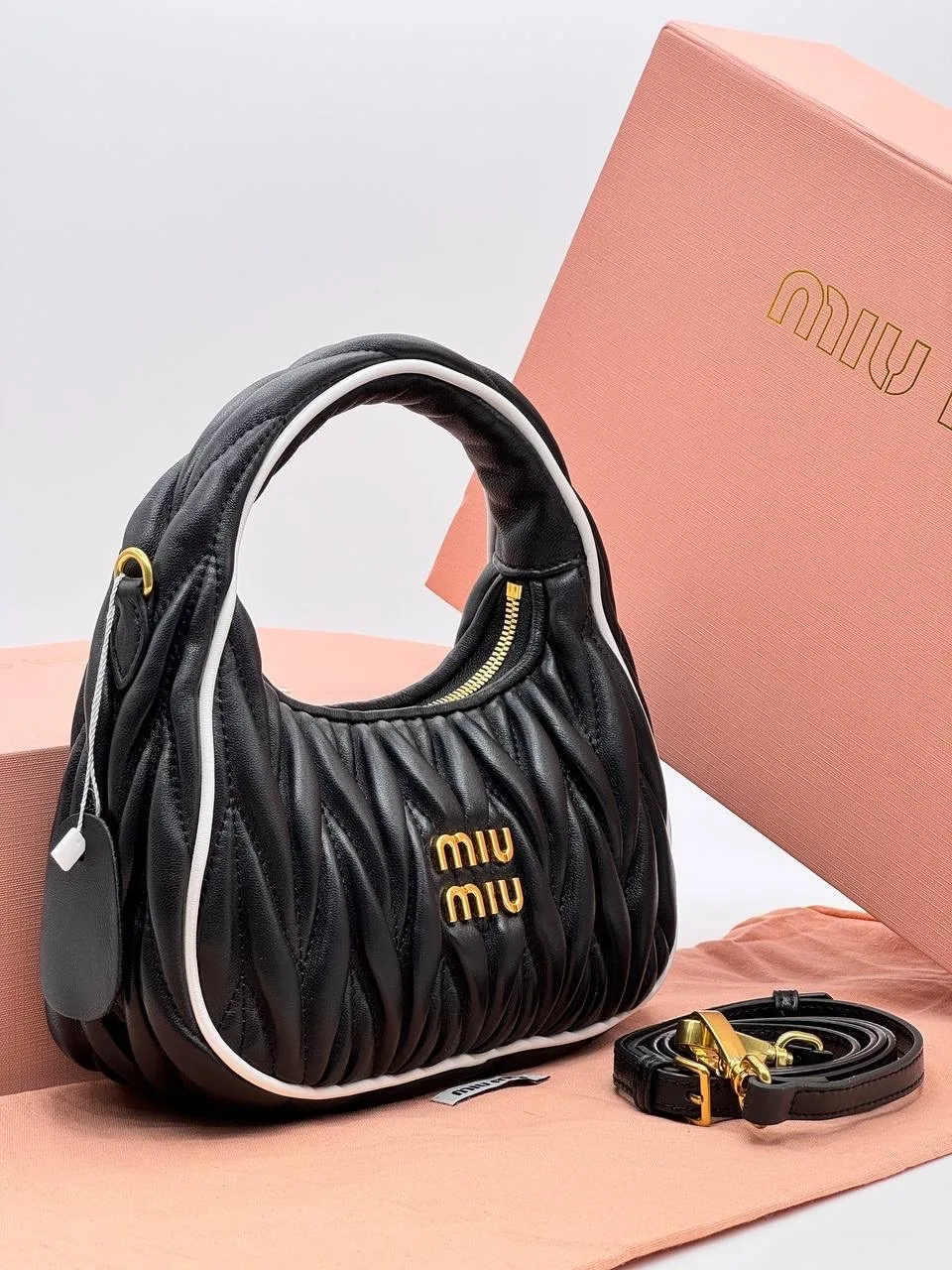 Miu кожаная сумка — фото 1