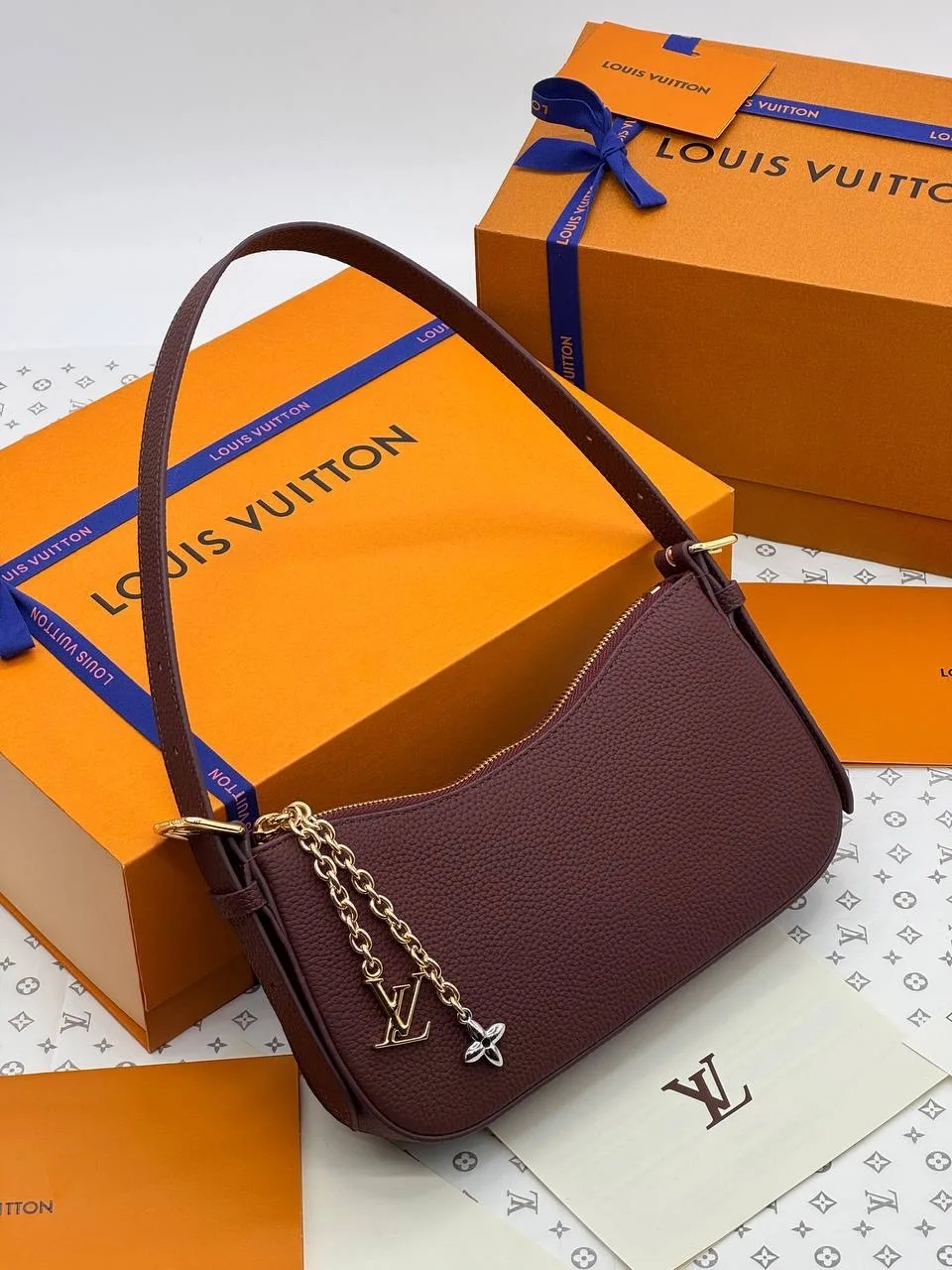 Louis Vuitton сумка-книжка LV Bloom — фото 1