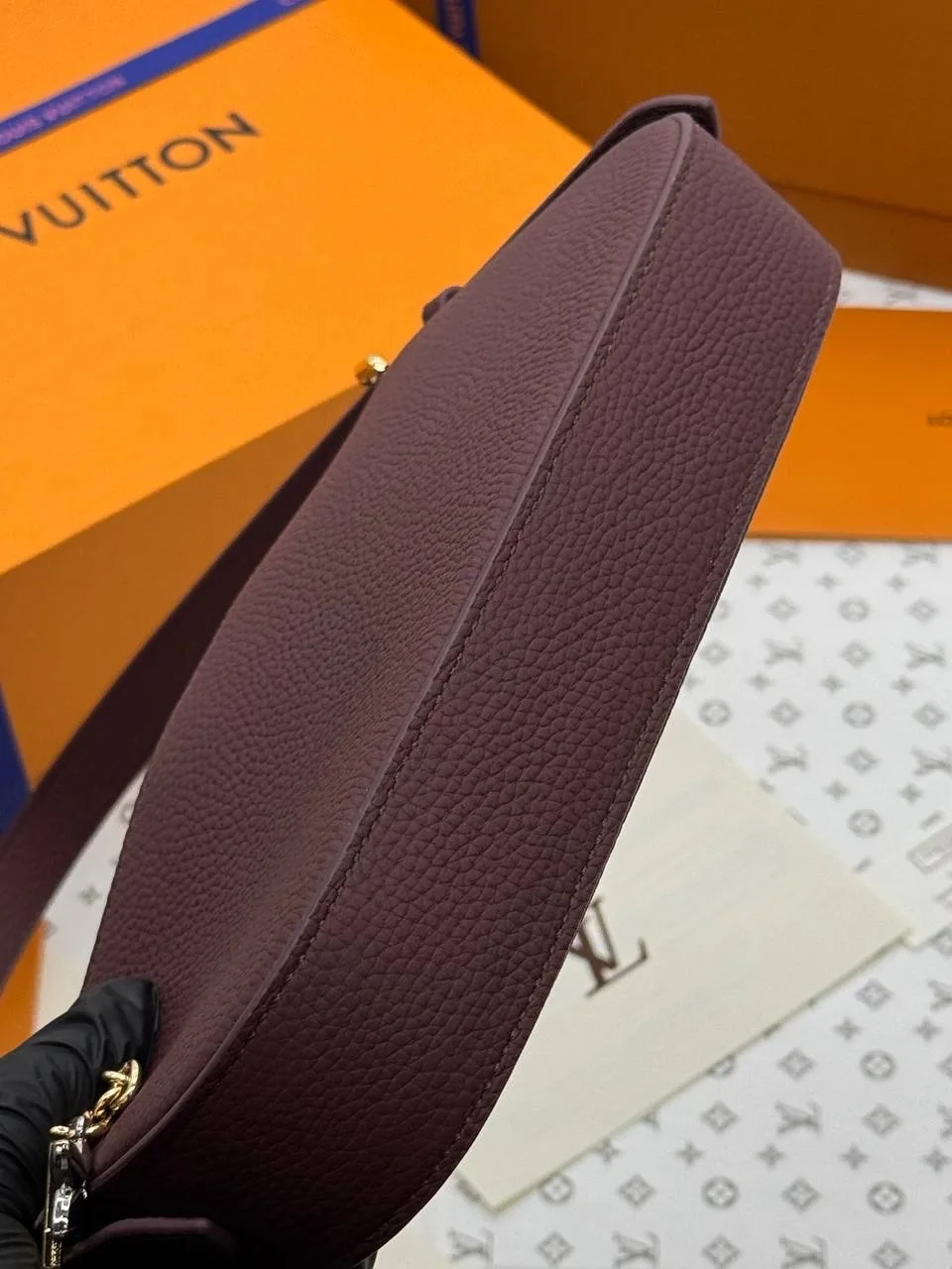 Louis Vuitton сумка-книжка LV Bloom — фото 7