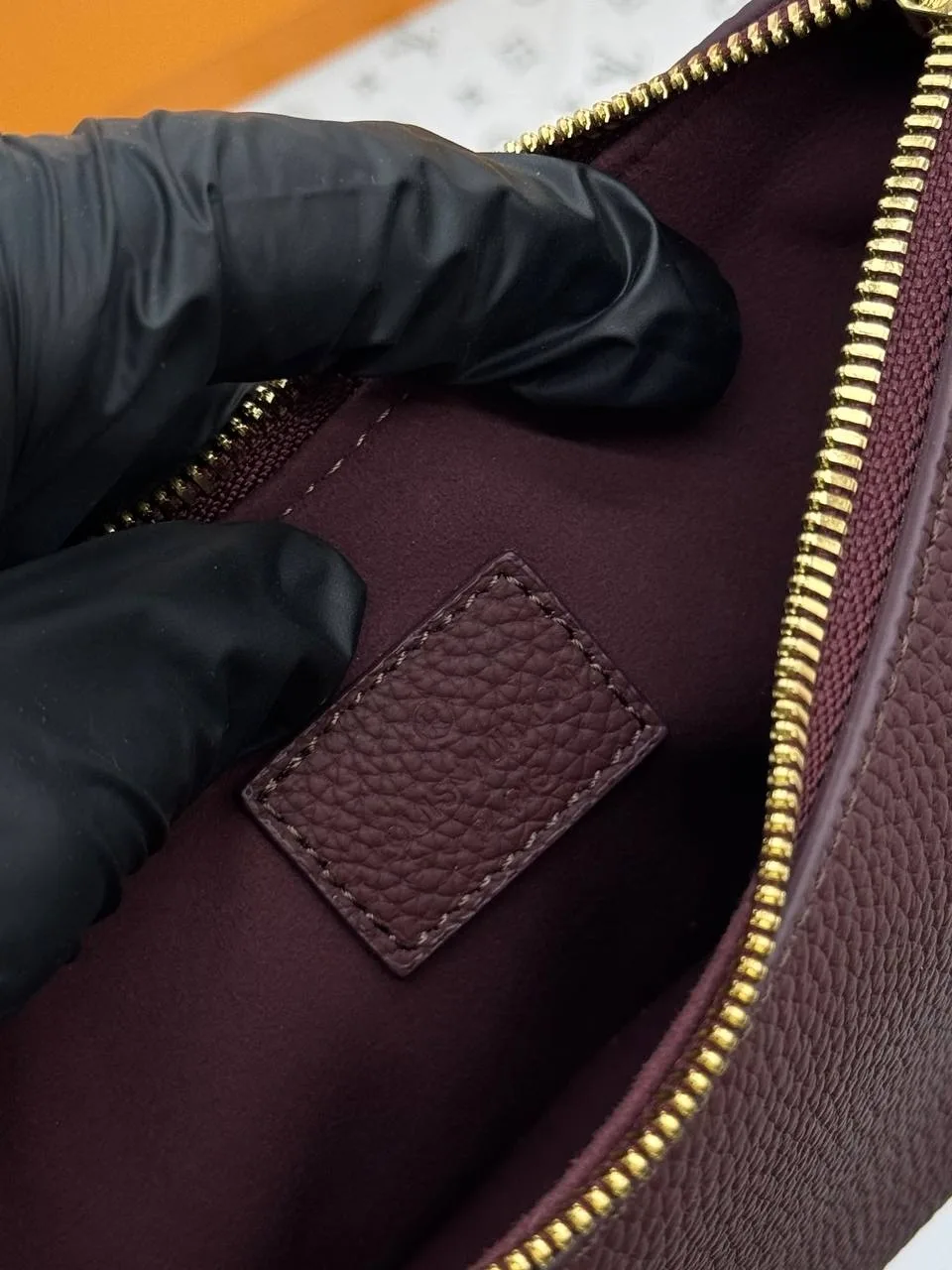 Louis Vuitton сумка-книжка LV Bloom — фото 9