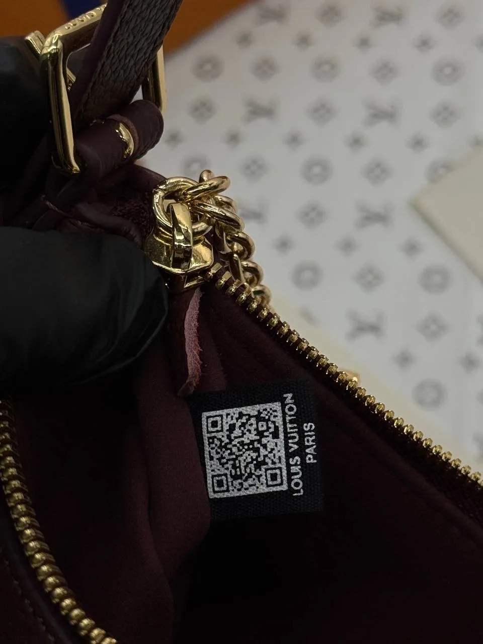 Louis Vuitton сумка-книжка LV Bloom — фото 10