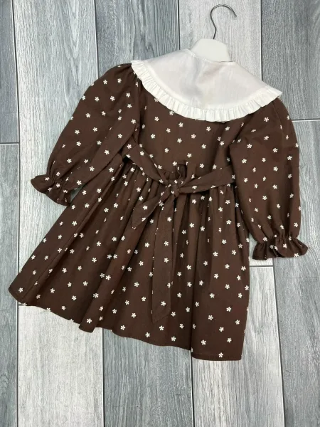 Платье из натуральных тканей с продуманным кроем и стильным дизайном — фото 2
