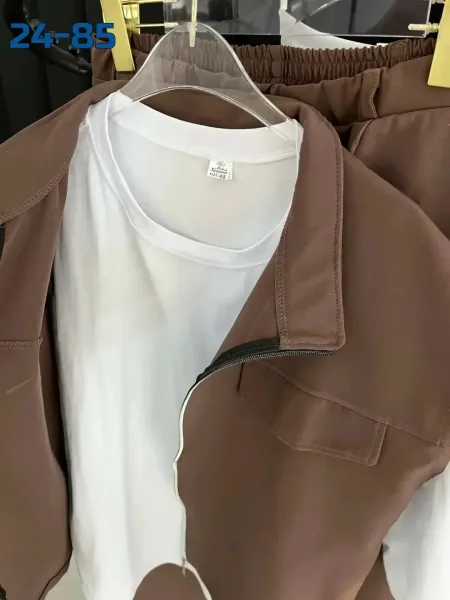 Стильная тройка в стиле casual chic — комфорт и тренд в одном образе — фото 4