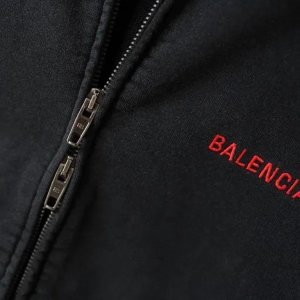 Balenciaga худи на молнии с красной вышивкой — фото 5