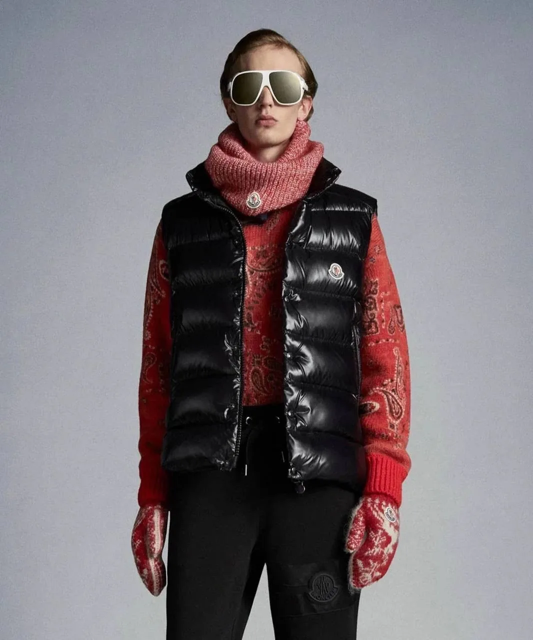 Жилет Moncler Tibb глянцевый дутый — фото 1