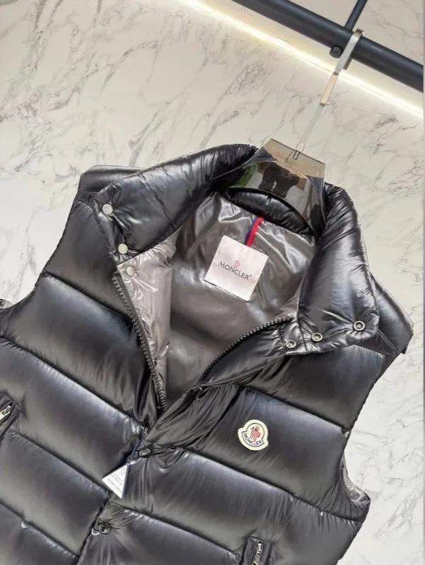 Жилет Moncler Tibb глянцевый дутый — фото 6