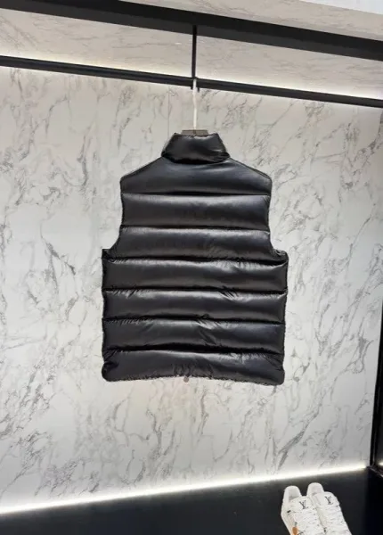 Жилет Moncler Tibb глянцевый дутый — фото 4