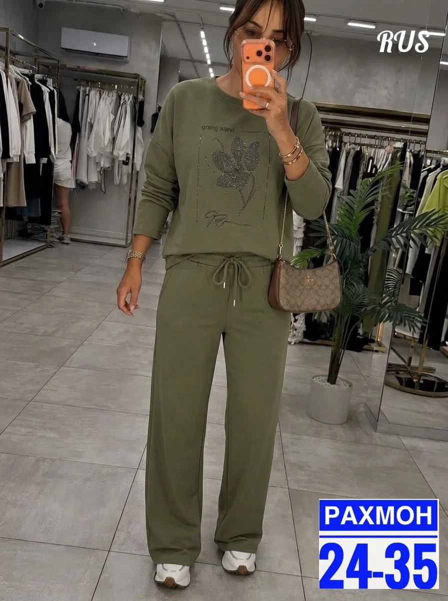 Костюм-двойка из плотной двухнитки с свободной посадкой — фото 4