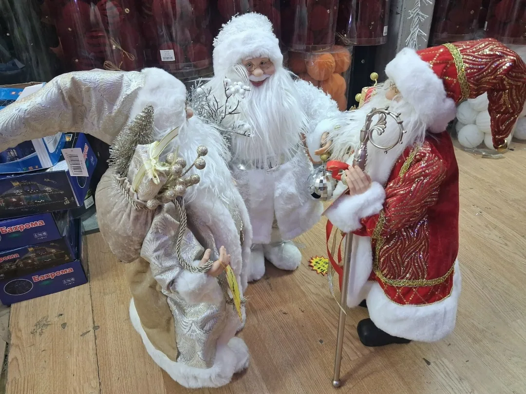 Новогодние игрушки — фото 1