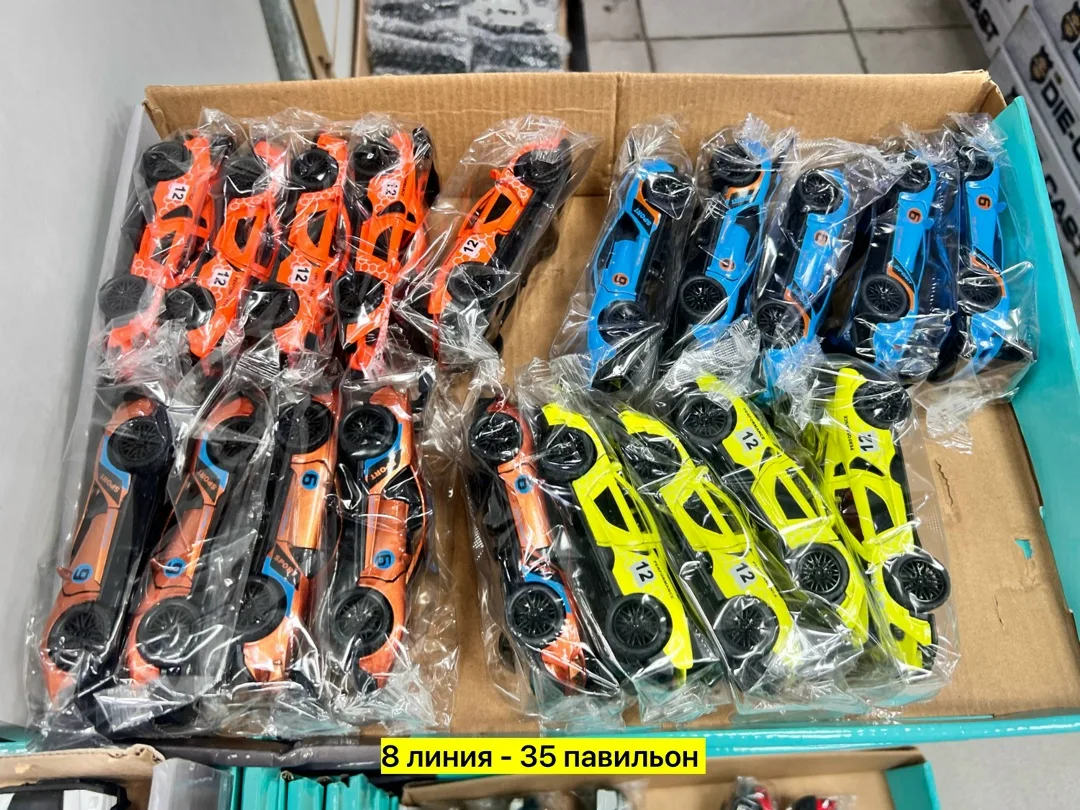 Металлическая модель автомобиля в масштабе 1:43 — фото 1