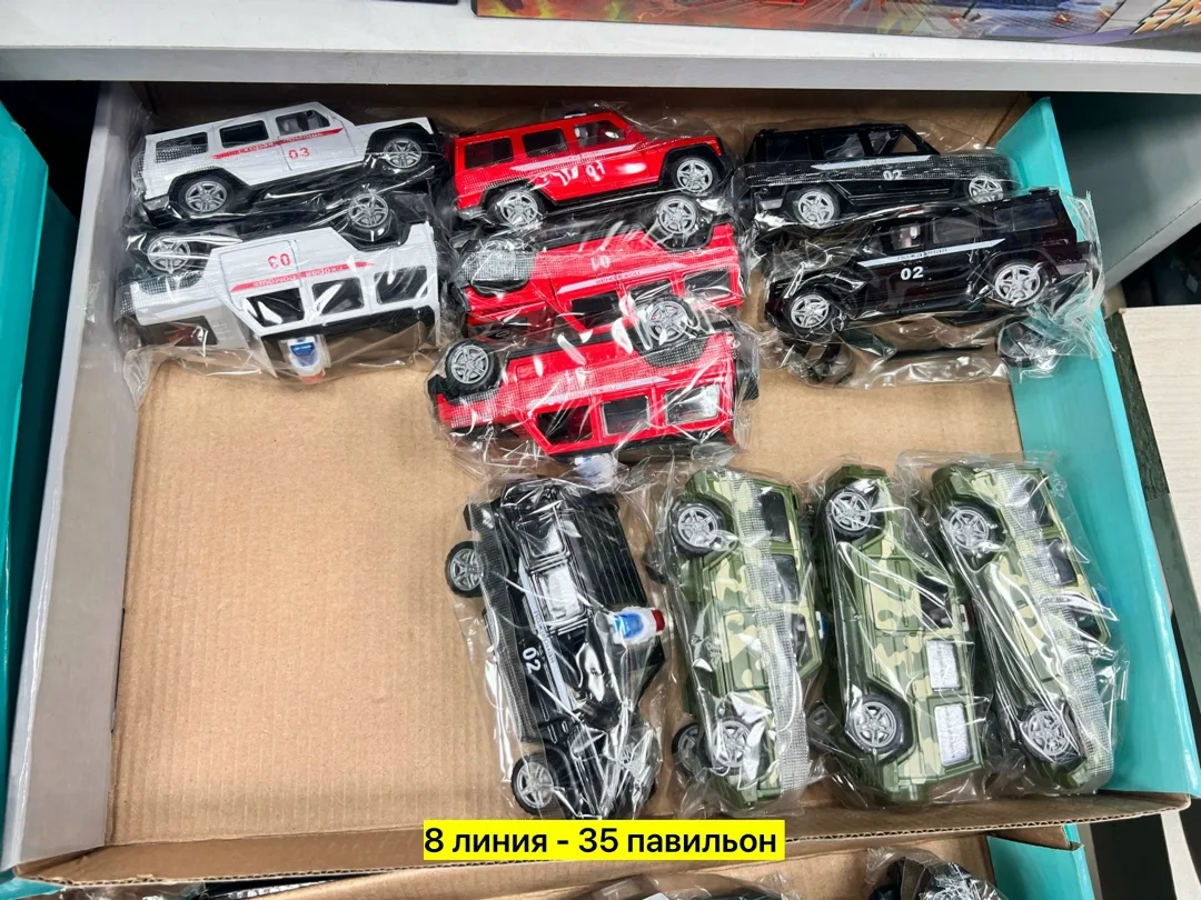 Металлическая модель автомобиля в масштабе 1:43 — фото 2