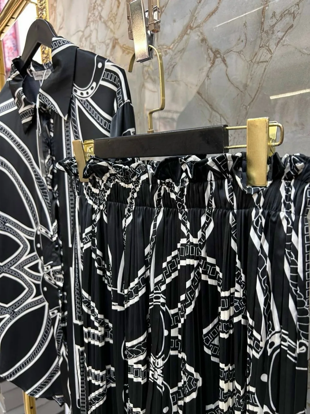 Шелковый костюм двойка с брюками палаццо на резинке — фото 9