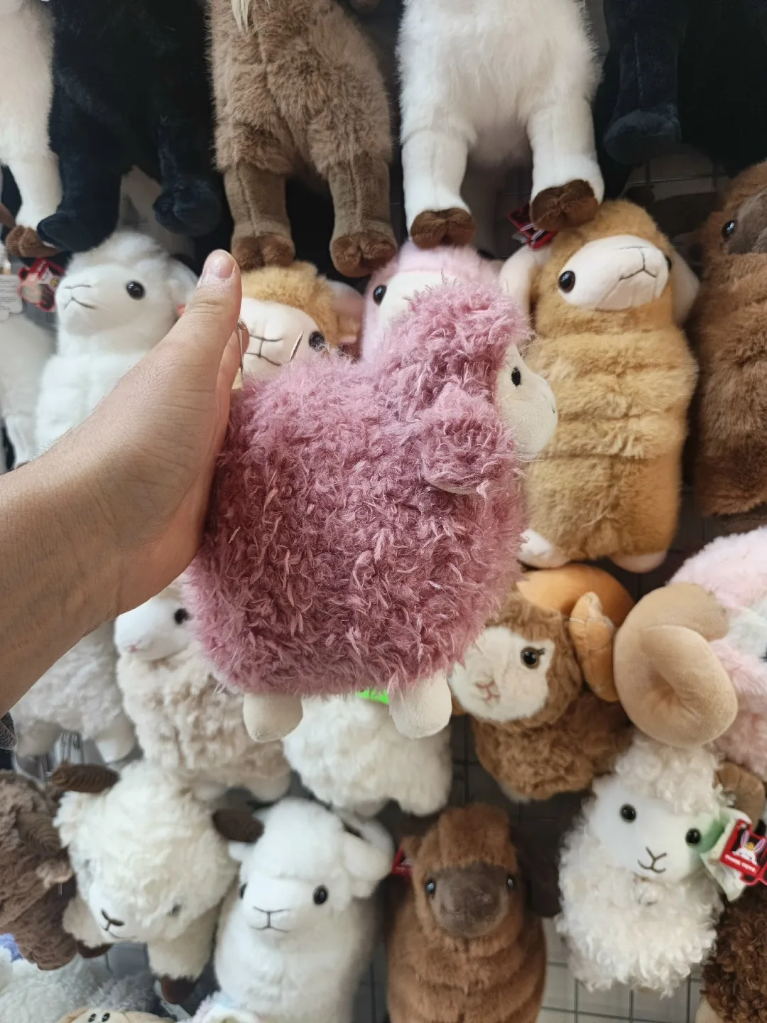 Мягкая игрушка барашка из качественного материала — фото 4