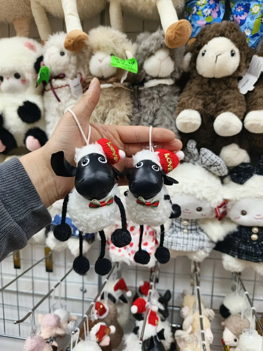 Маленький брелок в форме барашка — стильный аксессуар для ключей — фото 4