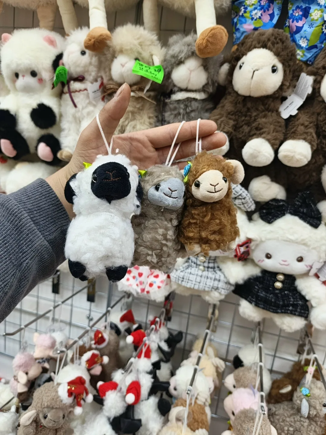Маленький брелок в форме барашка — стильный аксессуар для ключей — фото 5