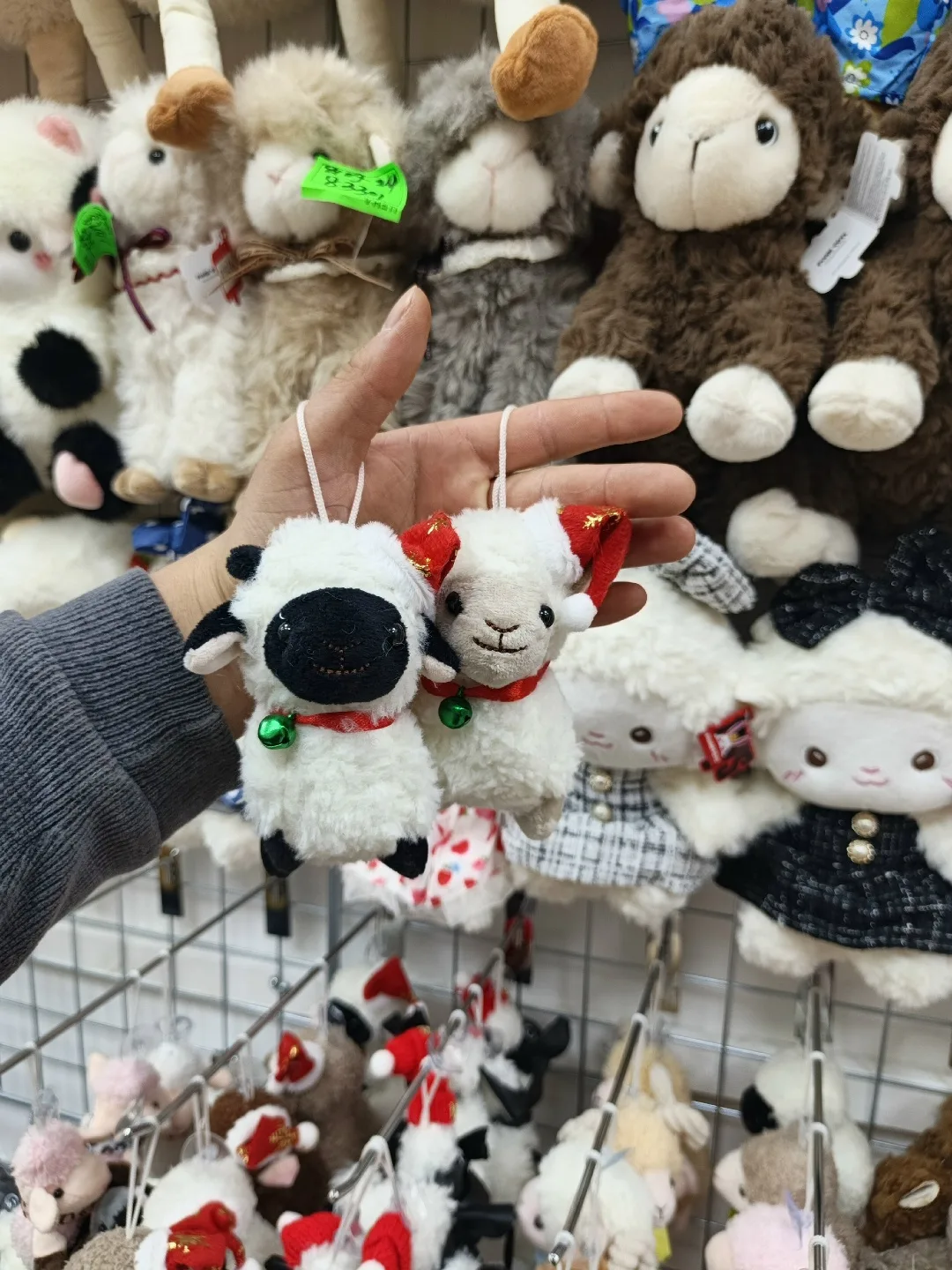 Маленький брелок в форме барашка — стильный аксессуар для ключей — фото 7