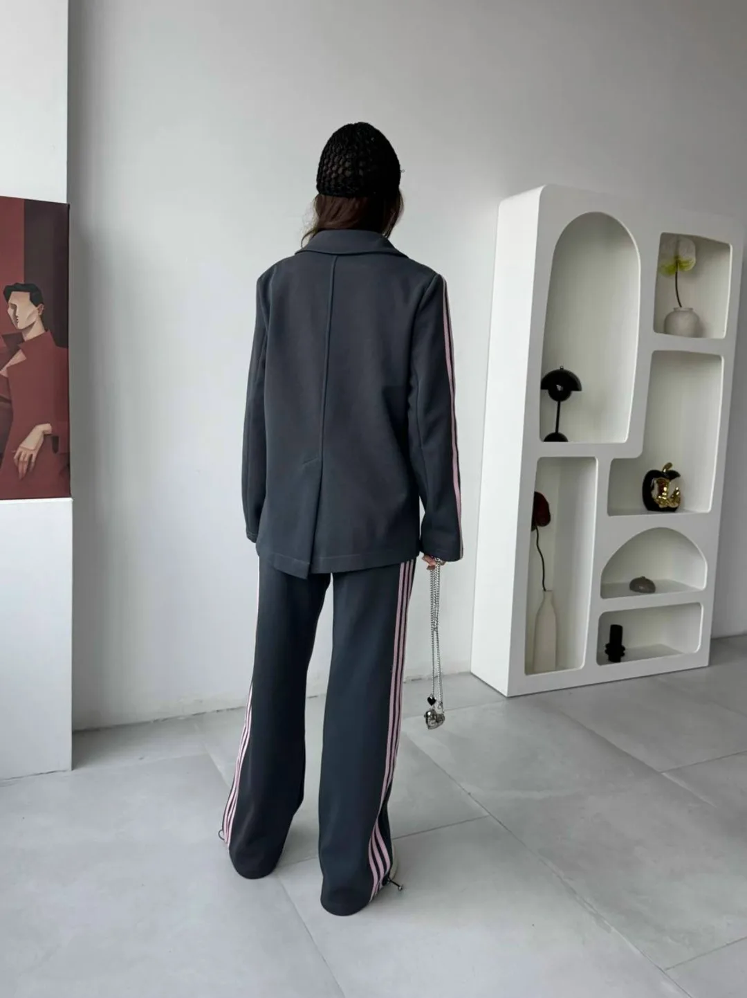 Костюм из трехнитки с элементами спортивного стиля — фото 7