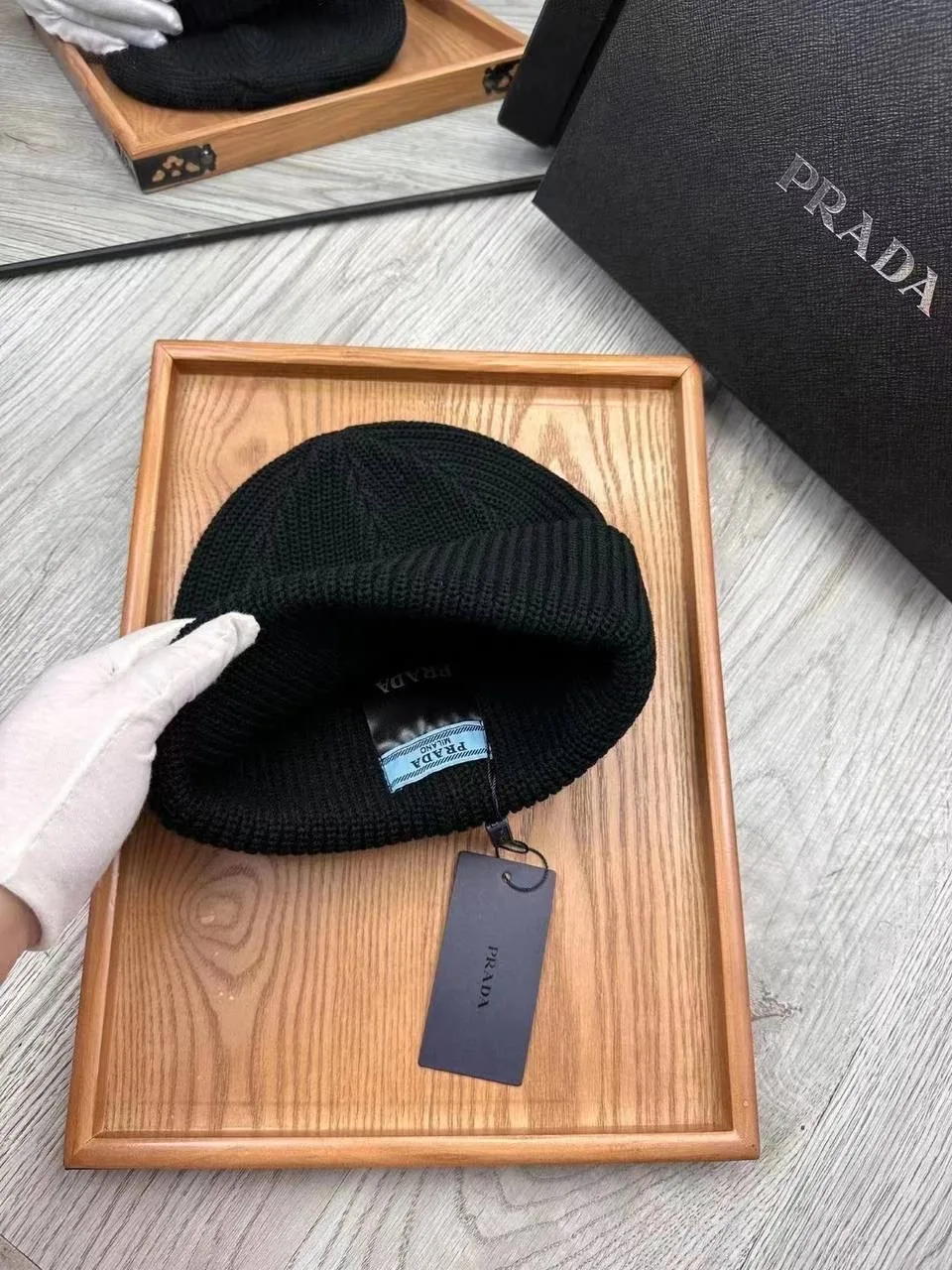 PRADA чёрная мужская шапка — фото 5