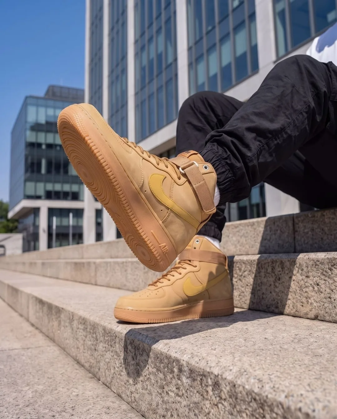 Кроссовки Nike Air Force 1 легендарная база вашего гардероба — фото 6
