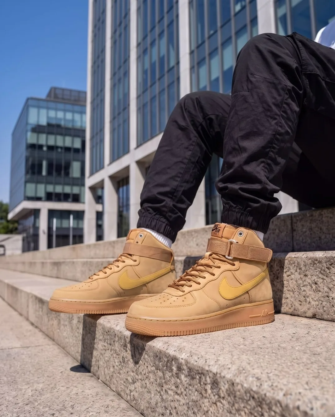 Кроссовки Nike Air Force 1 легендарная база вашего гардероба — фото 4