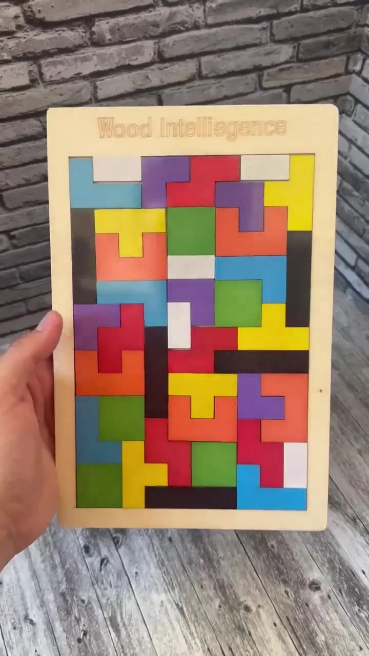 Игрушка из пластика — видео