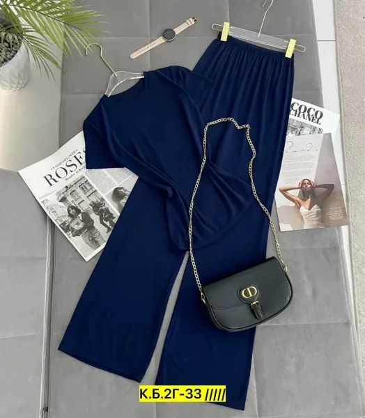 Комфортный костюм из ткани в стиле скимс — футболка и штаны — фото 6