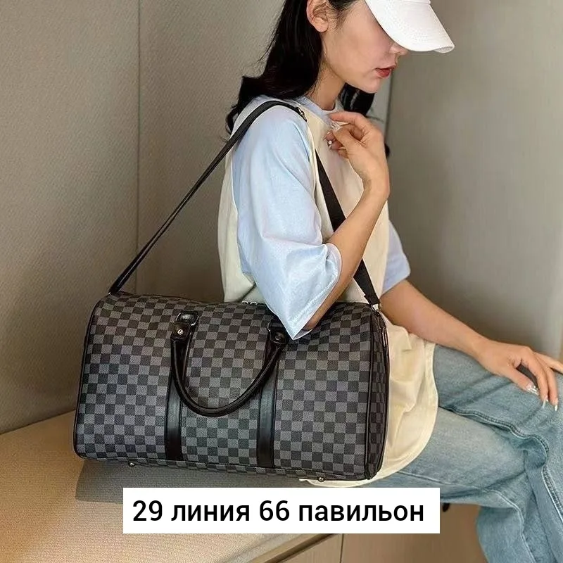 Спортивная сумка из эко-кожи белая — фото 2