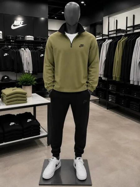 Костюм Nike в лаконичном спортивном стиле — фото 1