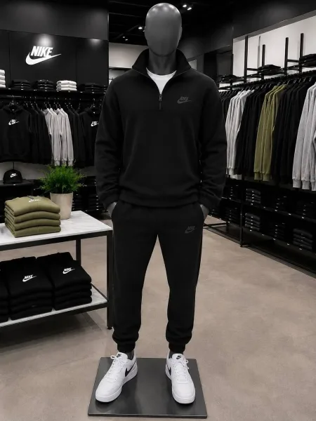 Костюм Nike в лаконичном спортивном стиле — фото 2