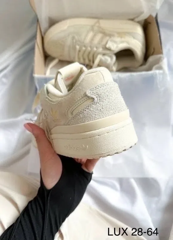 Кеды Adidas из экозамши — фото 4