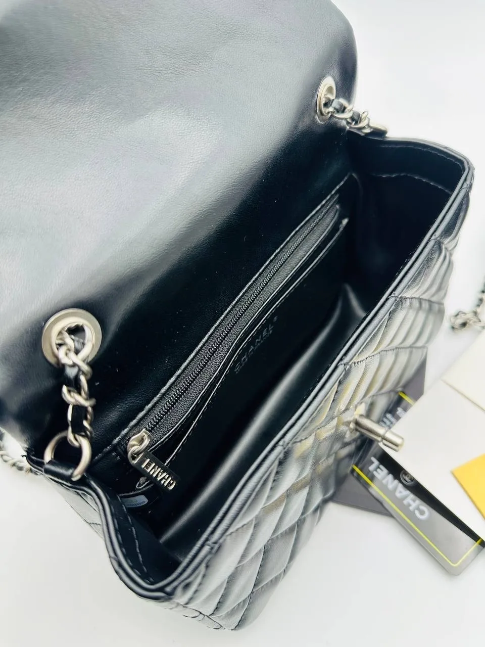 Chanel Сумка выполнена из натуральной кожи — фото 6