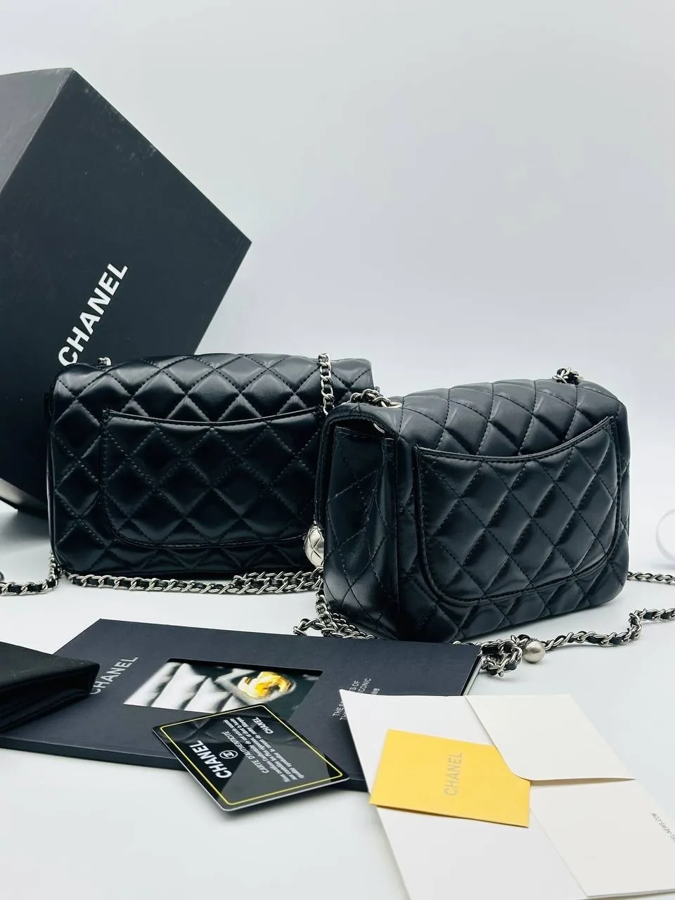 Chanel Сумка выполнена из натуральной кожи — фото 10