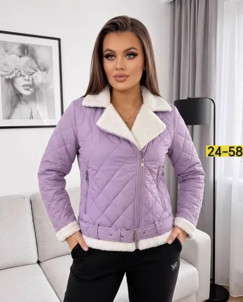 Женская куртка с воротником из мягкой барашковой ткани — фото 14