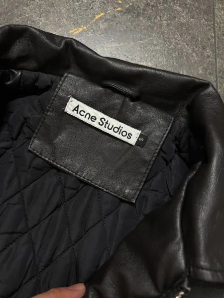 Кожаная куртка Acne Studios — фото 5