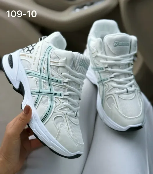 Кроссовки ASICS с меховым оформлением — фото 7