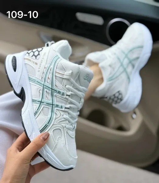 Кроссовки ASICS с меховым оформлением — фото 13