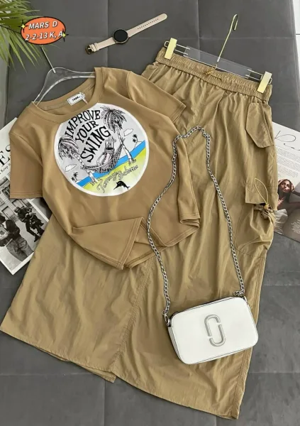 Костюм с юбкой из ткани — фото 19