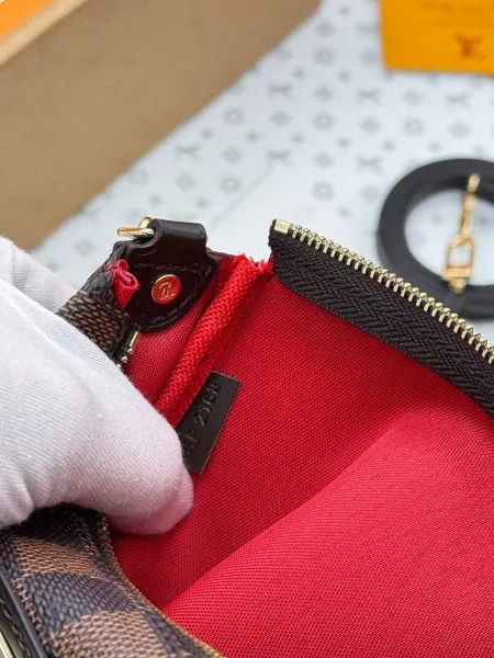 Сумка Louis Vuitton Eva Clutch — фото 9