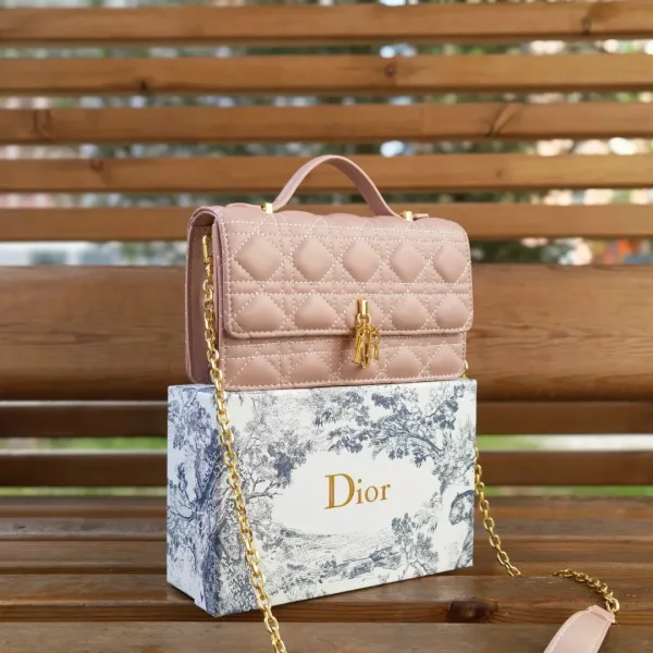 Сумка DIOR, кожа — фото 1