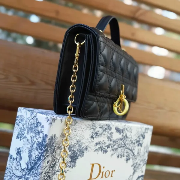 Сумка DIOR, кожа — фото 11